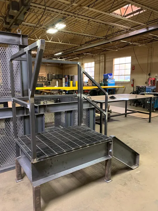 Mesh-panel cart frame